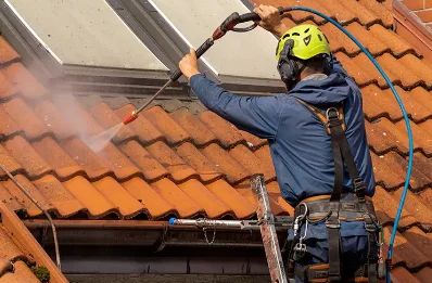 Démoussage et hydrofuge de toiture à Étraye