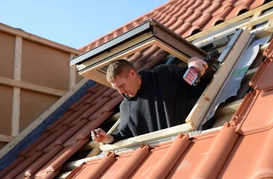 Pose de fenêtres de toit Velux à Étraye